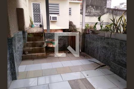 Casa à venda com 270m², 4 quartos e 2 vagas