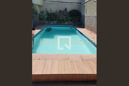 Casa à venda com 270m², 4 quartos e 2 vagas