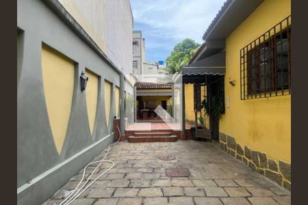 Casa à venda com 374m², 3 quartos e 6 vagas