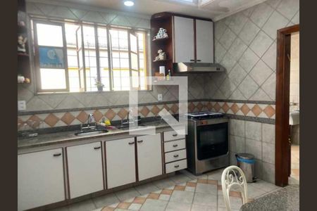 Casa à venda com 374m², 3 quartos e 6 vagas