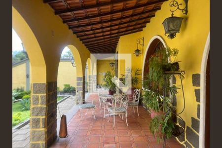 Casa à venda com 374m², 3 quartos e 6 vagas
