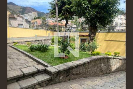 Casa à venda com 374m², 3 quartos e 6 vagas