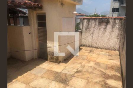 Casa à venda com 66m², 2 quartos e 1 vaga