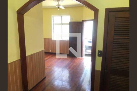 Casa à venda com 66m², 2 quartos e 1 vaga