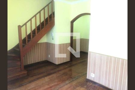 Casa à venda com 66m², 2 quartos e 1 vaga