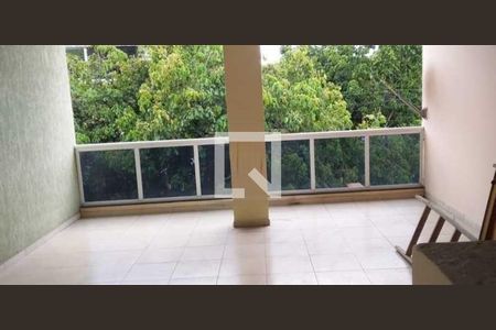 Casa à venda com 239m², 2 quartos e 1 vaga