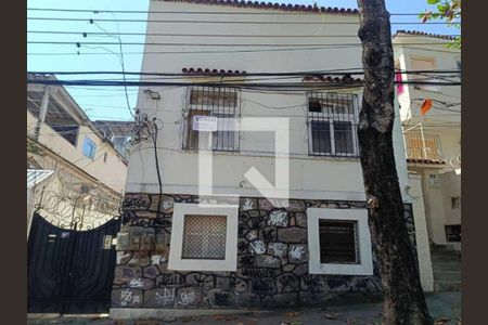 Casa à venda com 146m², 4 quartos e 2 vagas