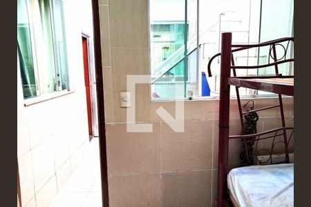 Casa à venda com 70m², 4 quartos e sem vaga