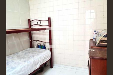 Casa à venda com 70m², 4 quartos e sem vaga