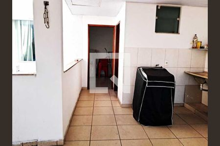 Casa à venda com 70m², 4 quartos e sem vaga