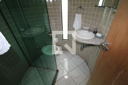 Casa à venda com 419m², 5 quartos e 6 vagasEdícula - Banheiro 1