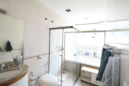 Casa à venda com 419m², 5 quartos e 6 vagasQuarto 2 - Banheiro