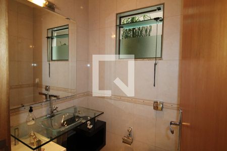 Casa à venda com 419m², 5 quartos e 6 vagasLavabo