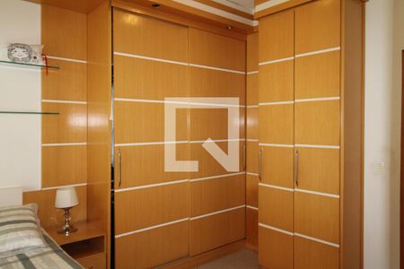 Casa à venda com 419m², 5 quartos e 6 vagasQuarto 1