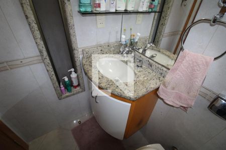 Casa à venda com 419m², 5 quartos e 6 vagasQuarto 3 - Banheiro