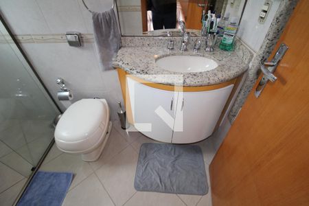 Casa à venda com 419m², 5 quartos e 6 vagasQuarto 4 - Banheiro