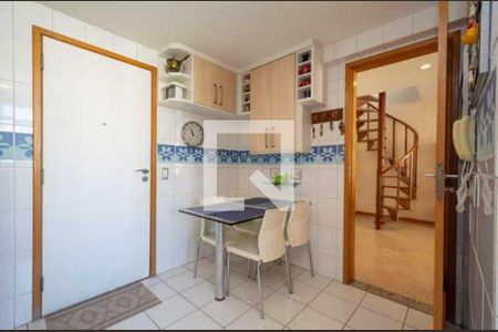 Apartamento à venda com 240m², 4 quartos e 2 vagas