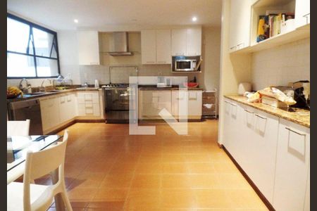 Apartamento à venda com 300m², 4 quartos e 4 vagas