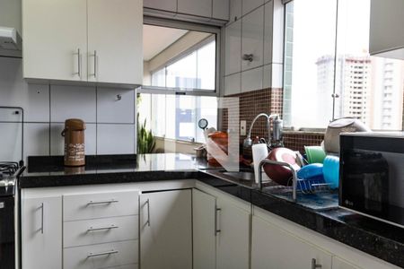 Apartamento à venda com 110m², 4 quartos e 2 vagas Apartamento à venda com 110m², 4 quartos e 2 vagasCozinha