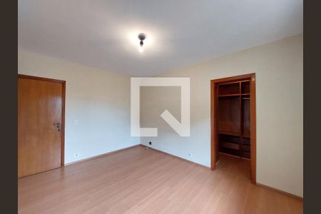 Casa à venda com 570m², 4 quartos e 5 vagasQuarto 2