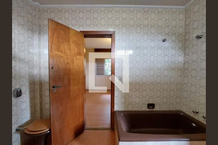 Casa à venda com 570m², 4 quartos e 5 vagasBanheiro3 Quartos 2e3