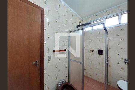 Casa à venda com 570m², 4 quartos e 5 vagasBanheiro Suíte 2