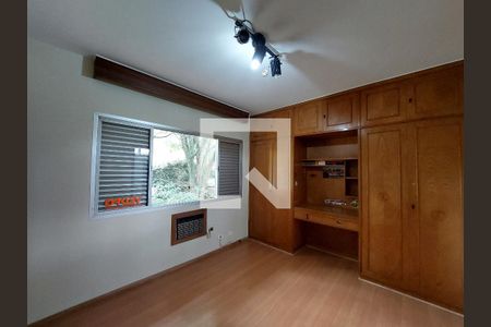 Casa à venda com 570m², 4 quartos e 5 vagasQuarto 1