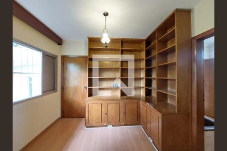 Casa à venda com 570m², 4 quartos e 5 vagasQuarto 4