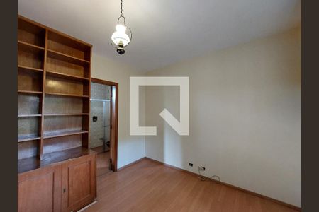 Casa à venda com 570m², 4 quartos e 5 vagasQuarto 4