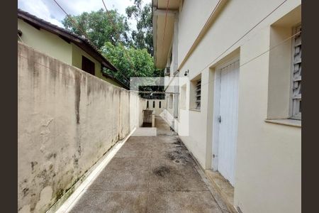 Casa à venda com 570m², 4 quartos e 5 vagasCorredor Externo