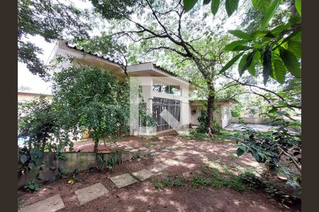Casa à venda com 570m², 4 quartos e 5 vagasQuintal