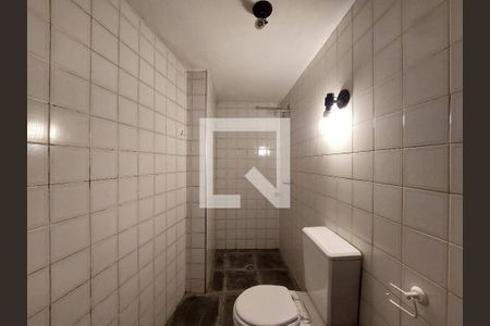 Casa à venda com 570m², 4 quartos e 5 vagasBanheiro Salão de Festas