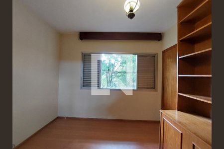 Casa à venda com 570m², 4 quartos e 5 vagasQuarto 4