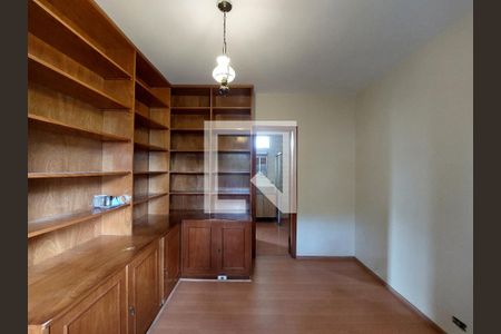 Casa à venda com 570m², 4 quartos e 5 vagasQuarto 4