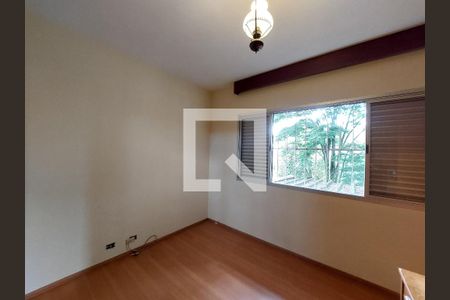 Casa à venda com 570m², 4 quartos e 5 vagasQuarto 4