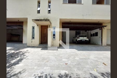 Casa à venda com 570m², 4 quartos e 5 vagasGaragem