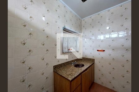 Casa à venda com 570m², 4 quartos e 5 vagasBanheiro Suíte 2