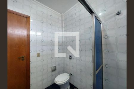 Casa à venda com 570m², 4 quartos e 5 vagasBanheiro Suíte 1