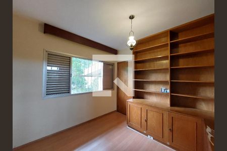 Casa à venda com 570m², 4 quartos e 5 vagasQuarto 4