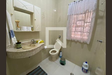 Casa à venda com 310m², 4 quartos e 2 vagasBanheiro