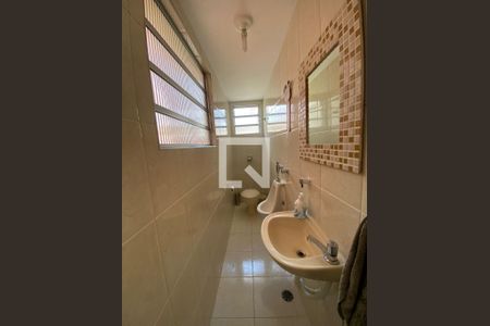 Casa à venda com 310m², 4 quartos e 2 vagasBanheiro