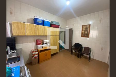 Casa à venda com 310m², 4 quartos e 2 vagasDespensa
