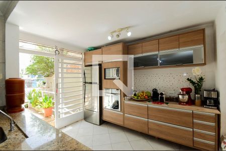 Casa à venda com 250m², 6 quartos e 2 vagasCozinha