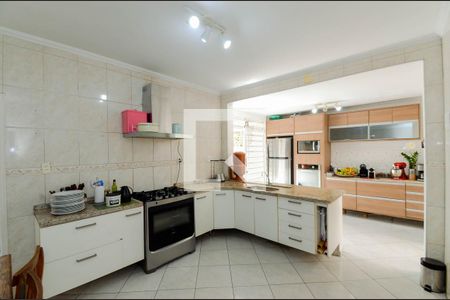 Casa à venda com 250m², 6 quartos e 2 vagasCozinha