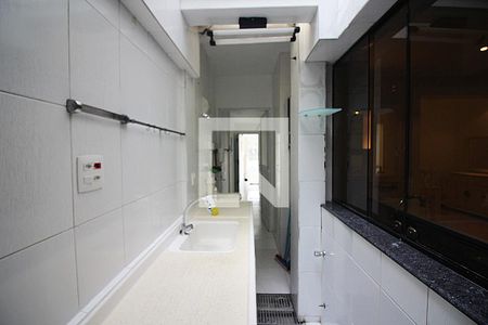 Casa à venda com 150m², 3 quartos e sem vagaÁrea de Serviço