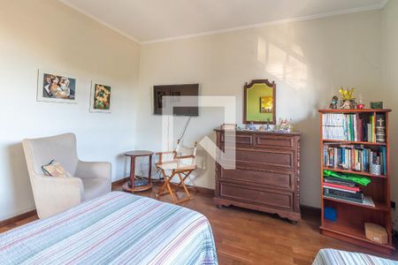 Casa à venda com 170m², 4 quartos e 4 vagas