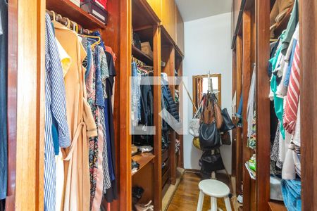 Casa à venda com 170m², 4 quartos e 4 vagas