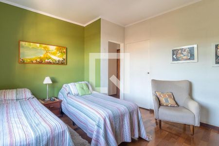 Casa à venda com 170m², 4 quartos e 4 vagas
