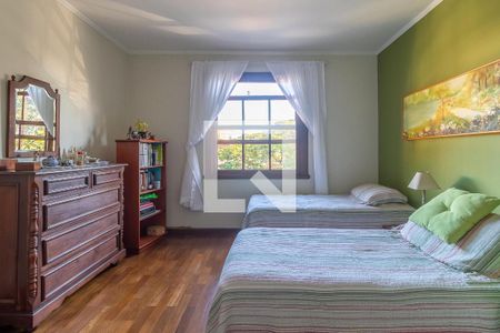 Casa à venda com 170m², 4 quartos e 4 vagas