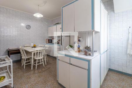 Casa à venda com 170m², 4 quartos e 4 vagas